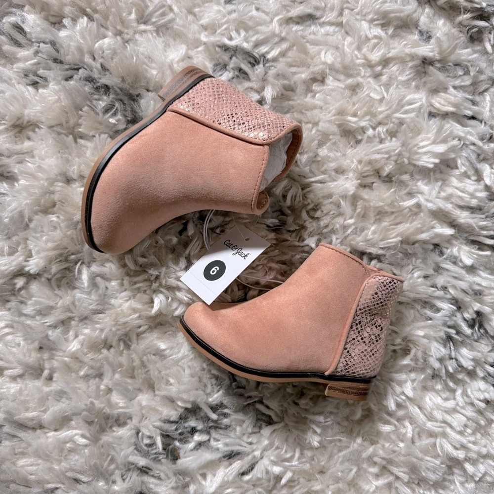 NWT Toddler Rose Pink Booties